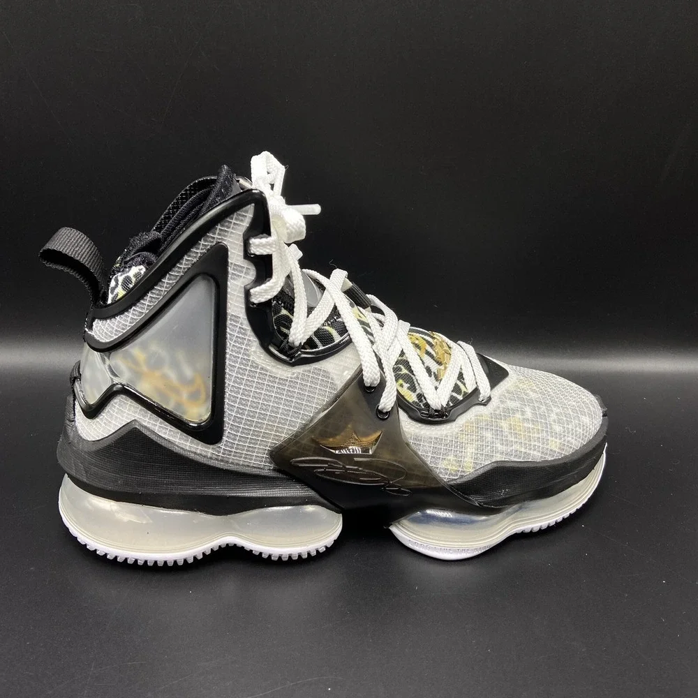 Nike Lebron XIX 19 Royalty White Metallic Gold Black Mens CZ0203-100 sz 4 no box